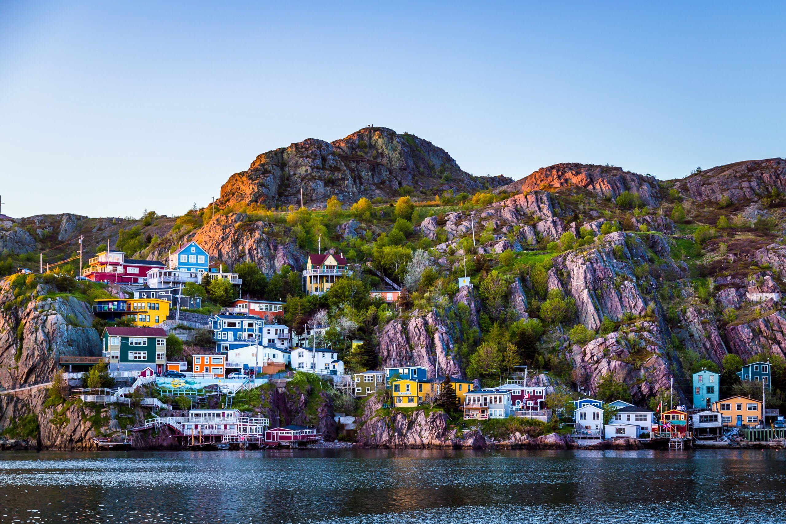 The Battery in St. John's in Newfoundland tijdens de zonsondergang