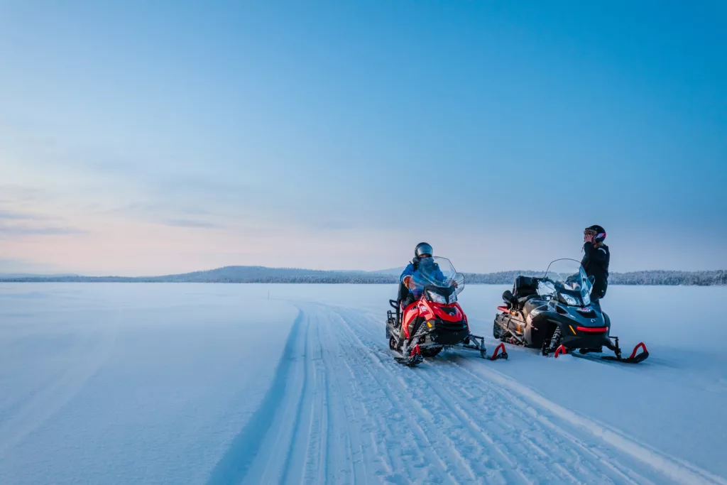 Sneeuwscootertocht combineren met andere activiteiten tijdens een multiavontuur reis naar Lapland